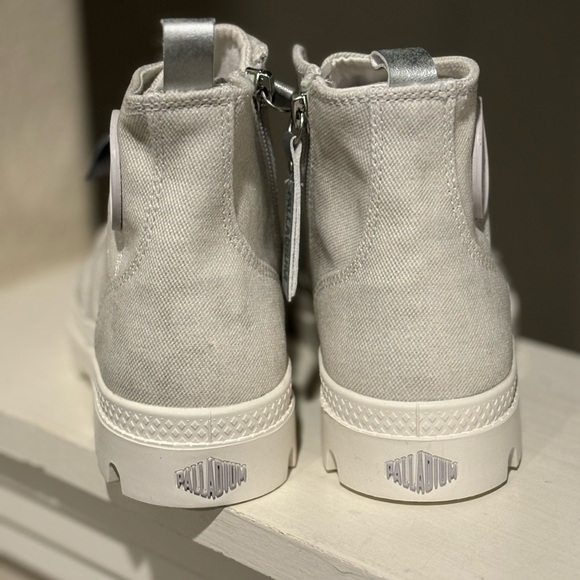 Palladium Pampa White Ankle Boots Shoes Womens Sz 5.5 Youth Sz 4Y 96693-116 - Picture 3 of 10